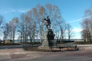 Набережная Онежского озера: классика и авангард - 3