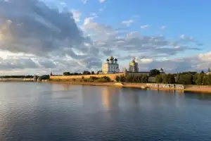 Псков с воды: на сапах вдоль древней крепости - 8