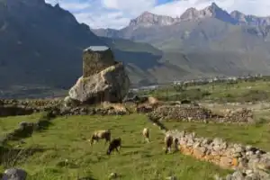 Гостеприимная Верхняя Балкария: путешествие в мини-группе из Минвод Гостеприимная Верхняя Балкария: путешествие в мини-группе из Минвод