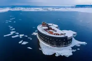 Поездка в Кронштадт: Морской собор, форт Риф и водная прогулка между фортами Поездка в Кронштадт: Морской собор, форт Риф и водная прогулка между фортами