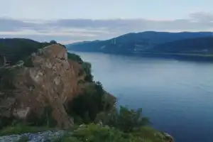 Вечер на Караульненских утёсах: фотосессия и захватывающие виды Вечер на Караульненских утёсах: фотосессия и захватывающие виды