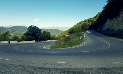 Трансфер «Тбилиси — Ереван» с севанским ветром в парусах