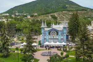 Лермонтовские места, величественный Эльбрус и «кавказская Тоскана» Лермонтовские места, величественный Эльбрус и «кавказская Тоскана»