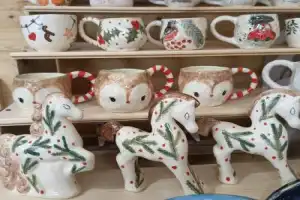 Мастер-класс по росписи авторской керамики в Суздале (7+) Мастер-класс по росписи авторской керамики в Суздале (7+)