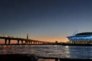 Вояж на элитном теплоходе в сопровождении гида и живой музыки - 15