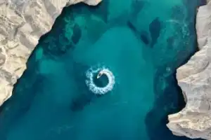 Летаем над водой: незабываемое efoil-приключение в Маскате Летаем над водой: незабываемое efoil-приключение в Маскате