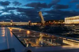 Ночной Петербург — по каналам центра города к Дворцовому и Троицкому мостам Ночной Петербург — по каналам центра города к Дворцовому и Троицкому мостам