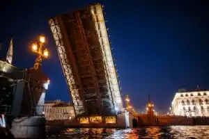 Каналы и разводные мосты — индивидуальная прогулка Каналы и разводные мосты — индивидуальная прогулка