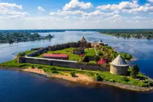 В крепость Орешек (в мини-группе) В крепость Орешек (в мини-группе)