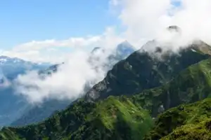 Путешествие на джипе в горах Красной Поляны + крафтовая пивоварня и пикник Путешествие на джипе в горах Красной Поляны + крафтовая пивоварня и пикник