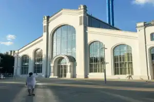 Футуризм против историзма