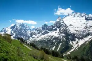 Великолепный Домбай: джип-путешествие в небольшой группе Великолепный Домбай: джип-путешествие в небольшой группе