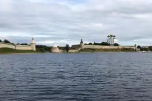 Псков с воды: на сапах вдоль древней крепости - 4