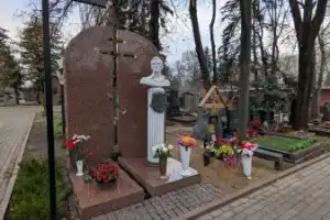 Новодевичье кладбище: легендарные имена в отражении истории - 10