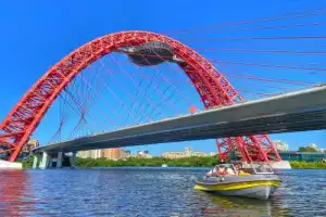 Самостоятельная прогулка на катере по живописному району Москвы - 4