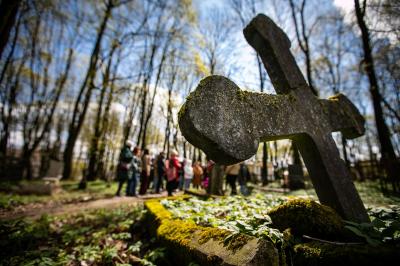 Жизнь и смерть в Смоленске: прогулка по кладбищу возле костёла
