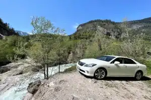 Из Сочи — на озеро Рица в индивидуальном формате Из Сочи — на озеро Рица в индивидуальном формате