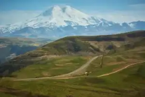 Из Кисловодска — к горам, нарзанам и водопадам!