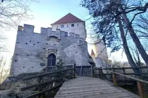 Из Праги — в Мельник: вино, пиво, местные деликатесы и замки Из Праги — в Мельник: вино, пиво, местные деликатесы и замки