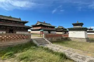 Из Улан-Батора — в сердце древней Монголии: поездка на 2 дня Из Улан-Батора — в сердце древней Монголии: поездка на 2 дня