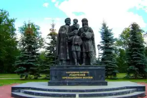Сергиев Посад: возле стен монастырских - 3