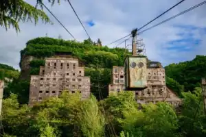 Ничто не вечно. Застывшие канатки Чиатуры и санатории Цхалтубо - 13