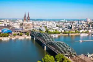 Немецкий трип: путешествие по достопримечательностям Кёльна, Майнца, Тюбингена Немецкий трип: путешествие по достопримечательностям Кёльна, Майнца, Тюбингена