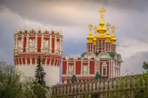 Экскурсия по Новодевичьему монастырю в мини-группе Экскурсия по Новодевичьему монастырю в мини-группе