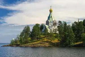 Экспресс-тур по Карелии: водопады, «Рускеала» и острова-легенды - 8