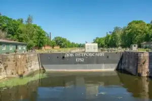 По Кронштадту — на автобусе и теплоходе - 2