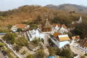 Реальный Таиланд: экскурсия по местам поклонения и силы — из Бангкока - 17