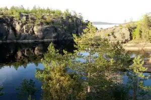 Скалистое ожерелье Приладожья: прогулка на катере из Сортавалы - 12