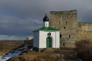 Самое главное в Изборске — с журналистом-дауншифтером - 7