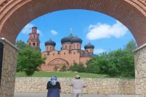 Из Уфы — к монастырю «Святые кустики», парку «Красный ключ» и экоусадьбе Ивановых