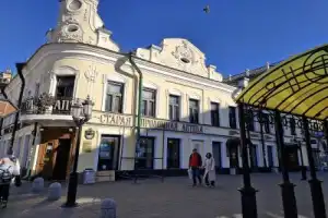 Пешком по улице Баумана Пешком по улице Баумана