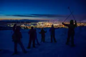 Яркая прогулка по горе Горелой на снегоступах - 8