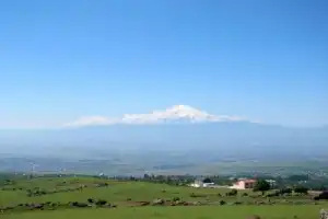 Природа и древности Армении: Арагац, Сагмосаванк, Амберд — из Еревана - 9