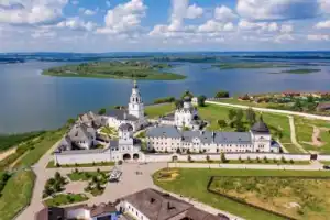 4 в 1: Иннополис, остров-град Свияжск, Раифа и Вселенский храм - 2