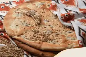 Хорезмская лепёшка чорак — мастер-класс в Хиве Хорезмская лепёшка чорак — мастер-класс в Хиве