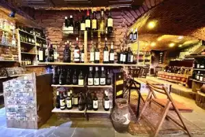 Пьём вино в сердце Старого Тбилиси - 6