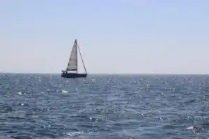 Острова Мира и панорама Дубая на парусной яхте Острова Мира и панорама Дубая на парусной яхте