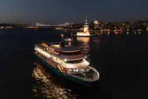 Круиз по Босфору с ужином и шоу-программой (всё включено) Круиз по Босфору с ужином и шоу-программой (всё включено)