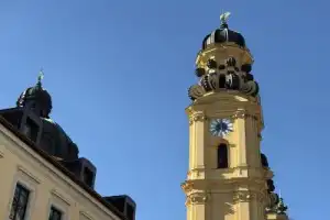 Главное в Мюнхене — на Tesla - 8
