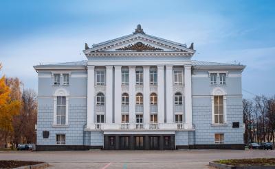 Вокруг Театрального сквера Вокруг Театрального сквера