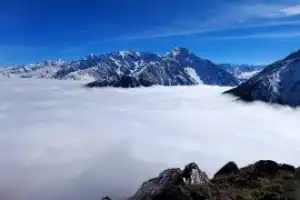 Над пропастью в горах: захватывающие панорамы Северной Осетии - 18