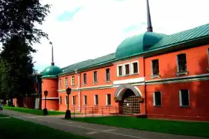 Сергиев Посад: возле стен монастырских - 19
