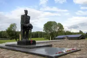 Из Минска — к мемориальным комплексам «Хатынь» и «Курган Славы» Из Минска — к мемориальным комплексам «Хатынь» и «Курган Славы»