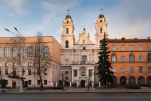 По Минску — на электромобиле с панорамной крышей По Минску — на электромобиле с панорамной крышей