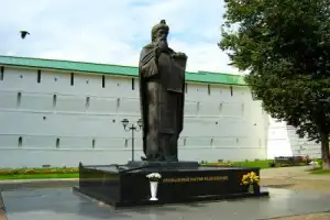 Сергиев Посад: возле стен монастырских - 17