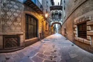 Авторская прогулка по готической Барселоне Авторская прогулка по готической Барселоне